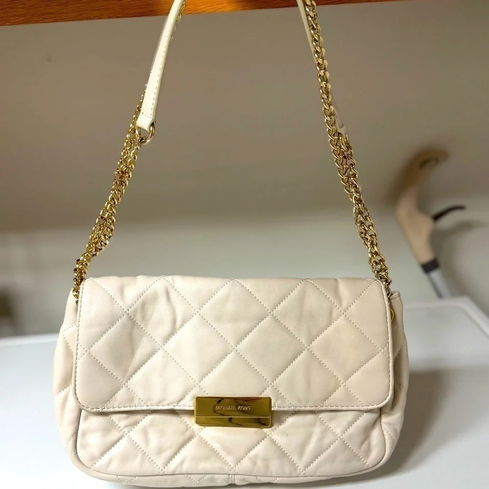 Michael Kors Small Quilted Leather Shoulder Bag - Off-White channel vibe - Picture 3 of 17